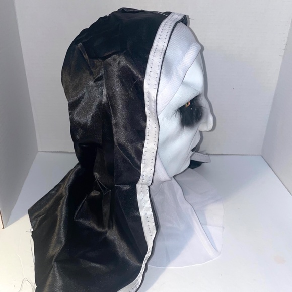 NWOT The Scary Nun Latex Mask W/Headscarf Horror For Cosplay Halloween Costume - Picture 7 of 11